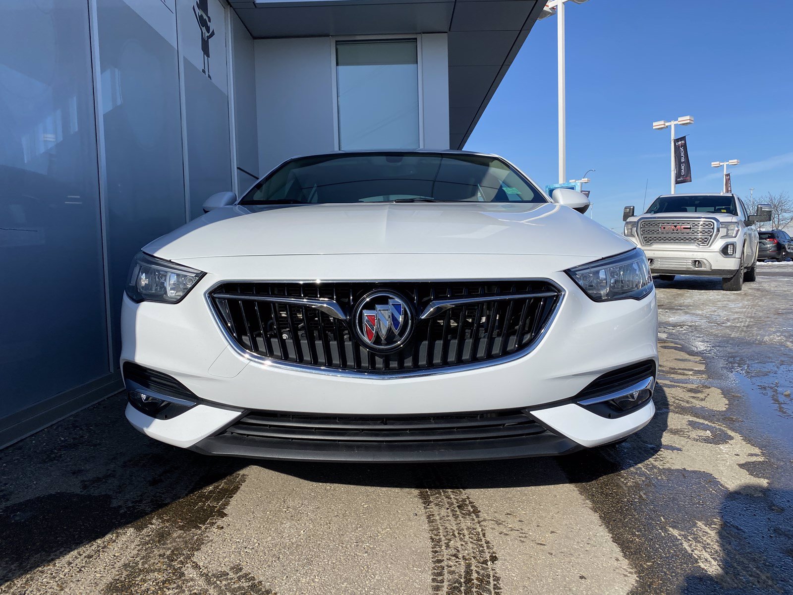 Certified Pre-Owned 2019 Buick Regal Sportback Essence AWD HB REMOTE ...